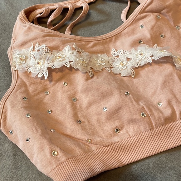 Stunning HANDMADE performance top. - Picture 2 of 8